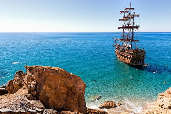 Pirate Ship Boat Tour (Monster) – Live your childhood dream – sail the turquoise sea like a real pirate!