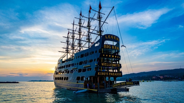 Legend Big Kral Alanya Night Party Boat Tour